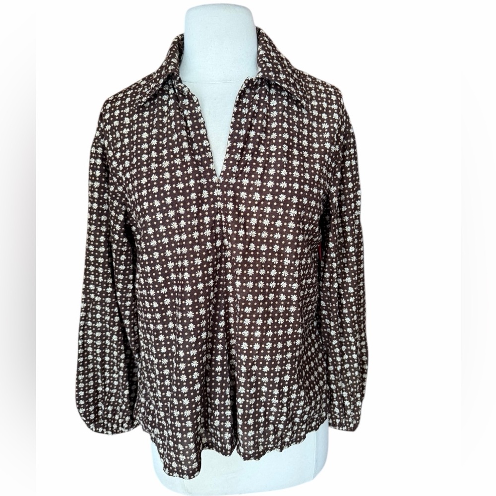 1970s Poly Blend Floral/Polka Dot Dagger Collar‎ V-Neck Pullover Blouse